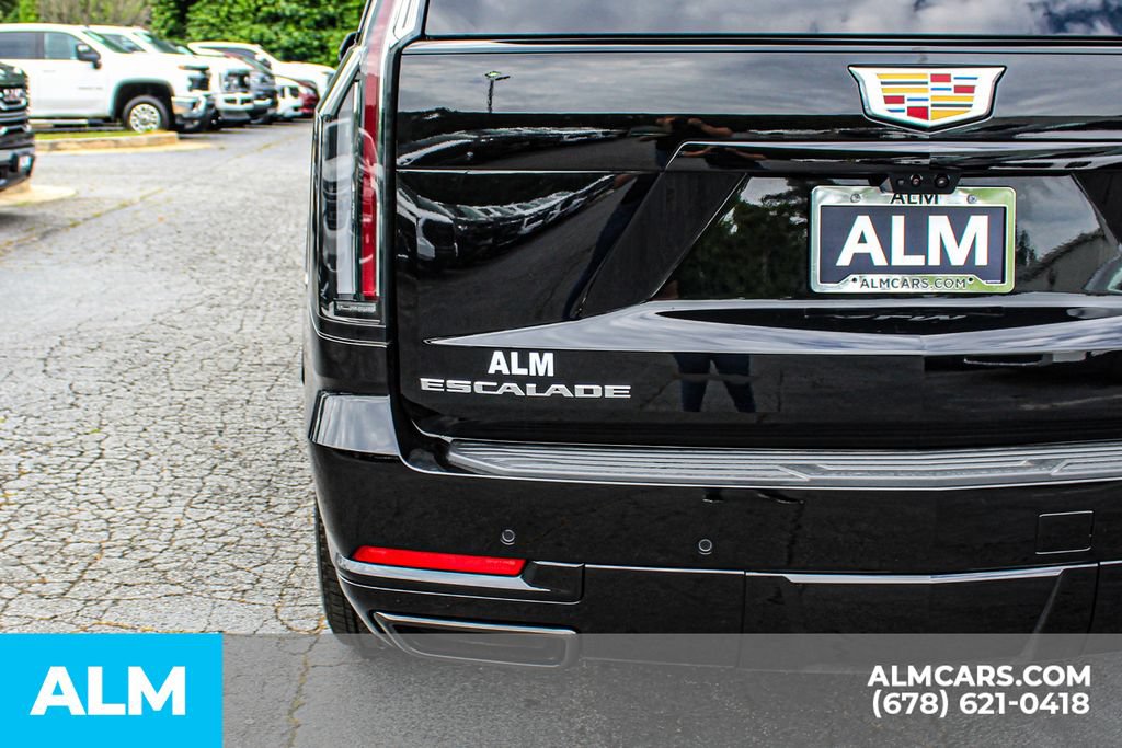 Used 2026 Cadillac Escalade Platinum Sport w/ LPO, Floor Liner Package AWD/4WD image 12