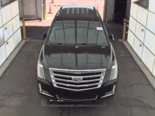 Used 2017 Cadillac Escalade Luxury image 2