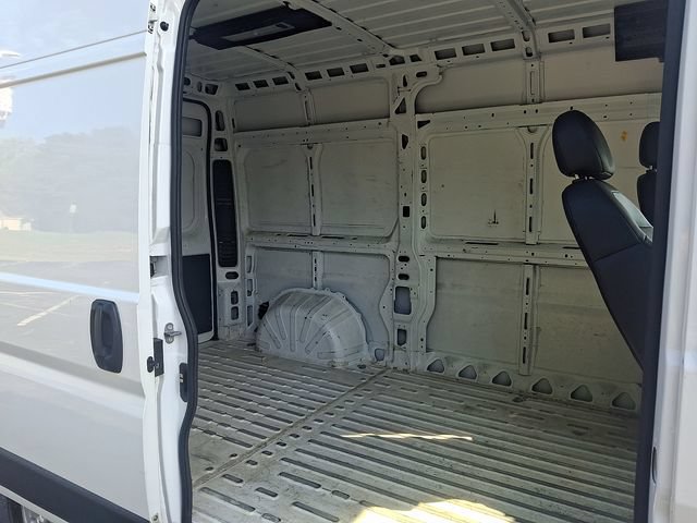 Used 2024 RAM ProMaster 2500 w/ Convenience Group FWD image 10