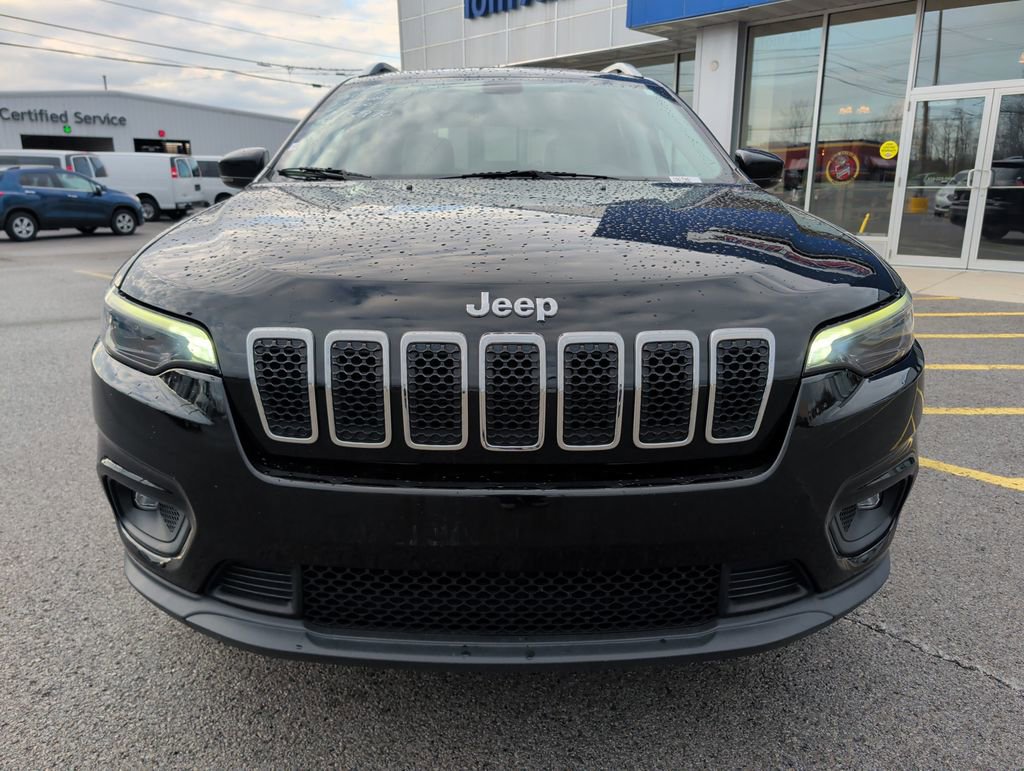 Used 2020 Jeep Cherokee Latitude Plus w/ Cold Weather Group image 2