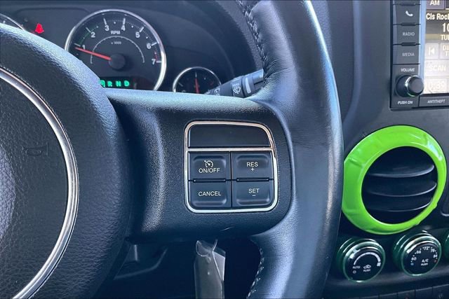 Used 2015 Jeep Wrangler Unlimited Sahara w/ Max Tow Package image 11