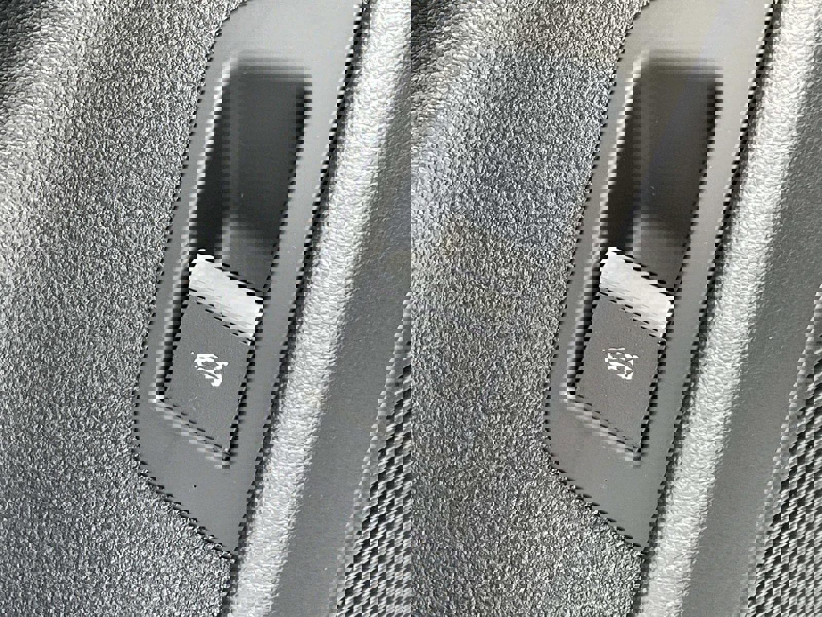 Used 2025 Audi Q8 Premium Plus image 18