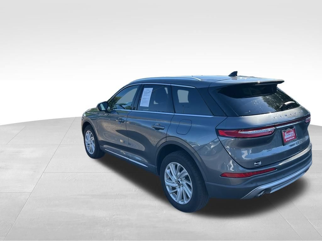 Used 2021 Lincoln Corsair FWD w/ Convenience Package image 3
