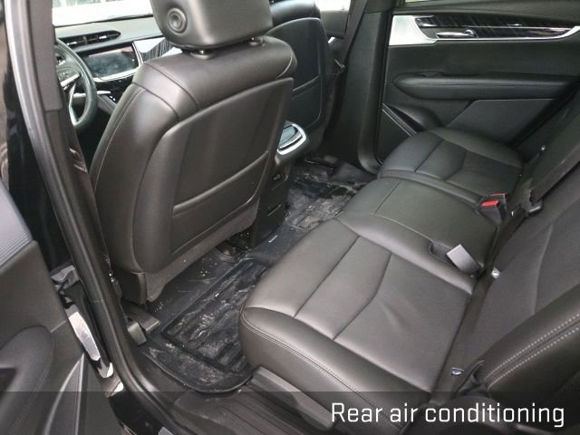 Used 2025 Cadillac XT6 Premium Luxury image 13