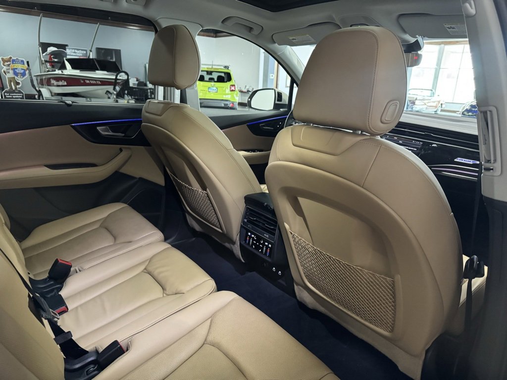 Used 2024 Audi Q7 3.0T Prestige image 23