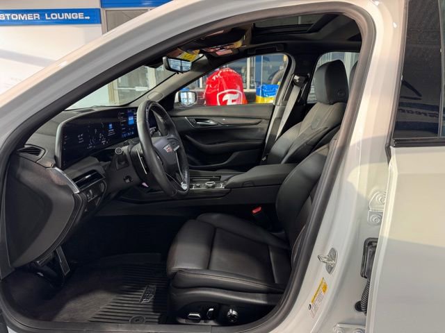 Used 2025 Cadillac CT5 Sport w/ Technology Package image 7