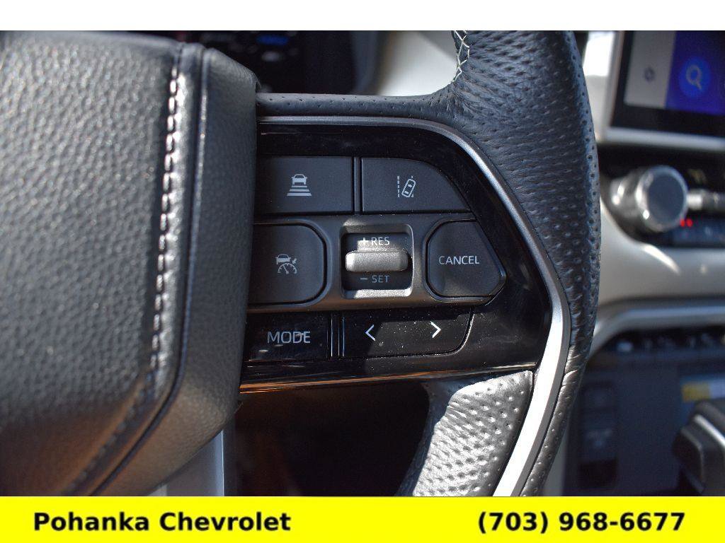 Used 2023 Toyota Sequoia Capstone AWD/4WD image 13