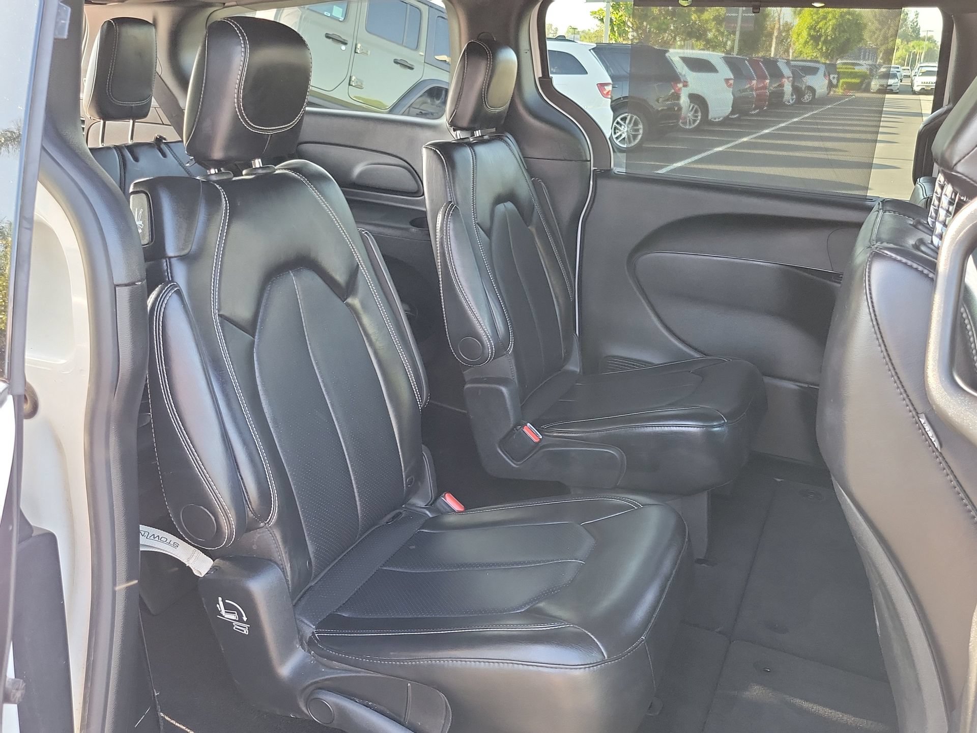 Certified 2025 Chrysler Pacifica Select FWD image 20