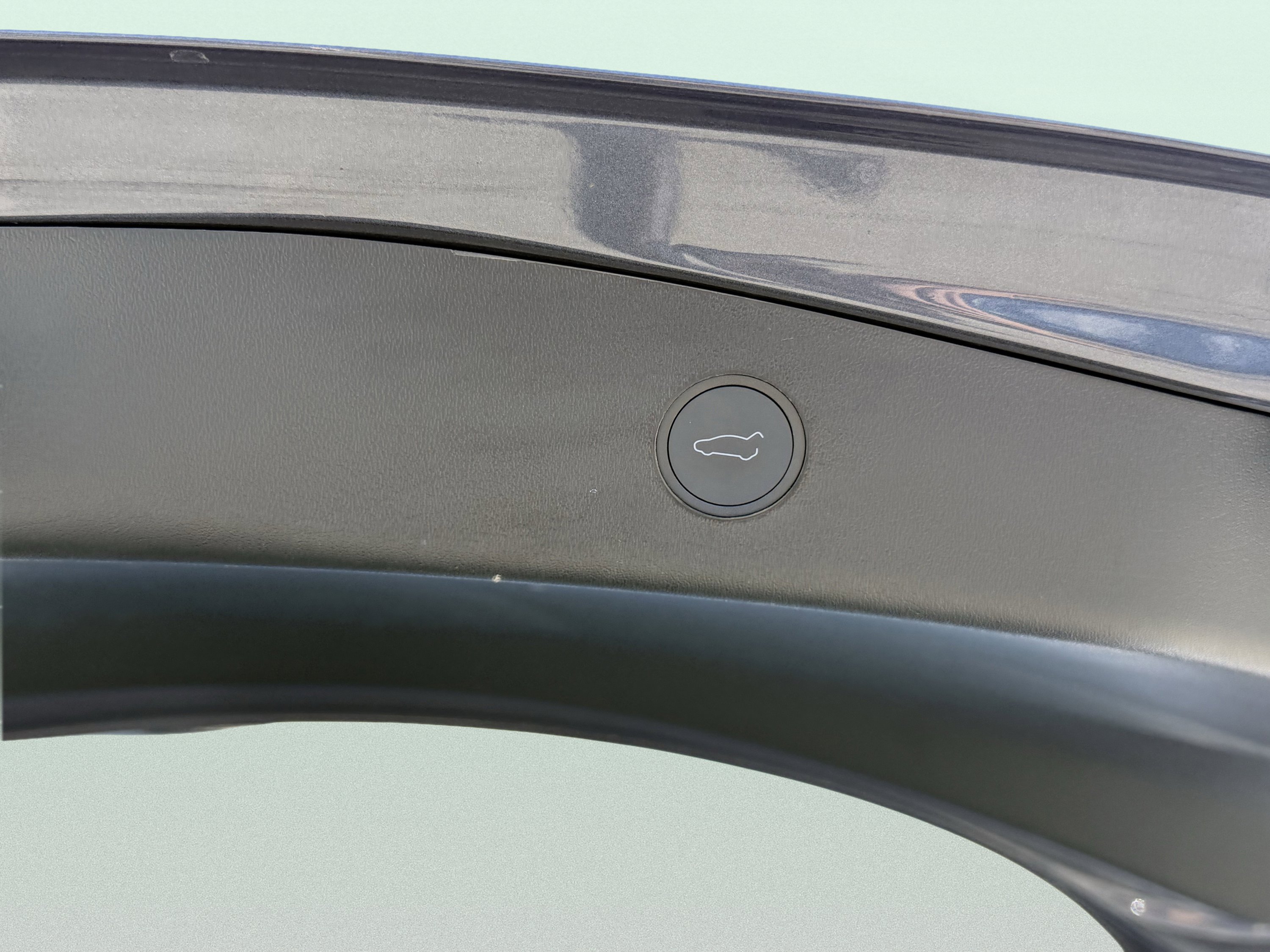 Used 2023 Tesla Model 3 Standard Range image 19