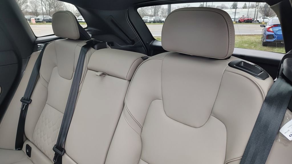 New 2026 Volvo XC60 B5 Plus w/ Climate Package AWD/4WD image 25