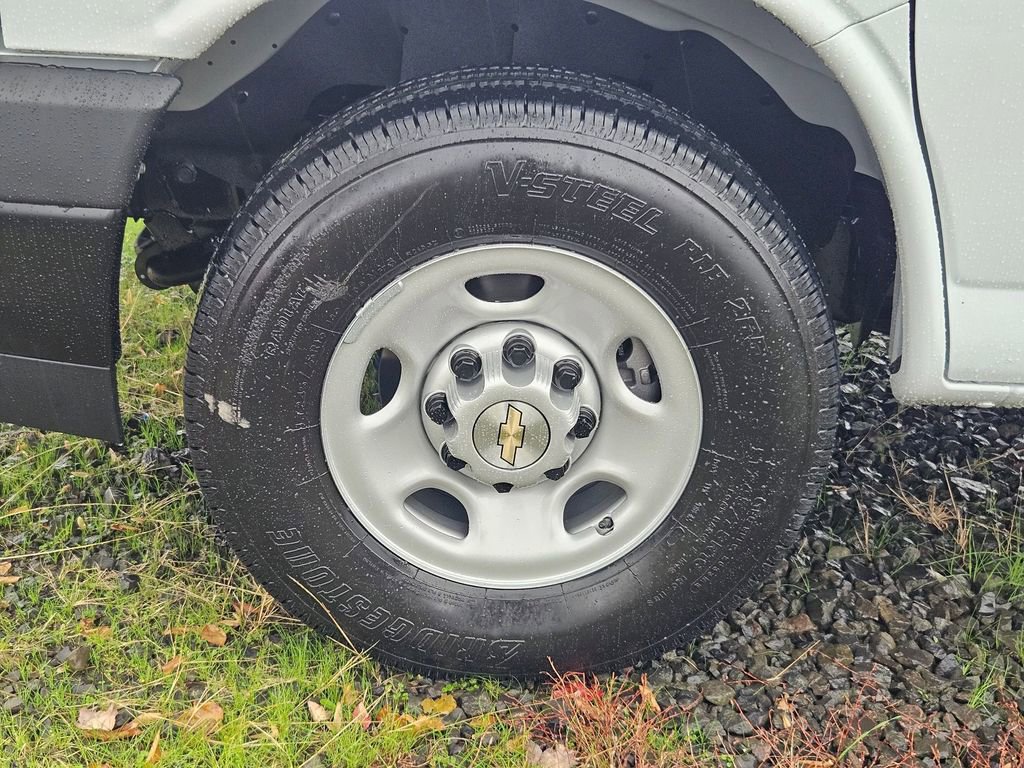 New 2025 Chevrolet Express 2500 Extended image 40