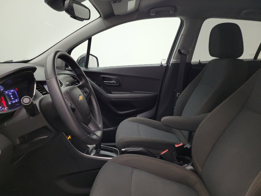 Used 2020 Chevrolet Trax LS w/ Tint and Cruise Package FWD image 17