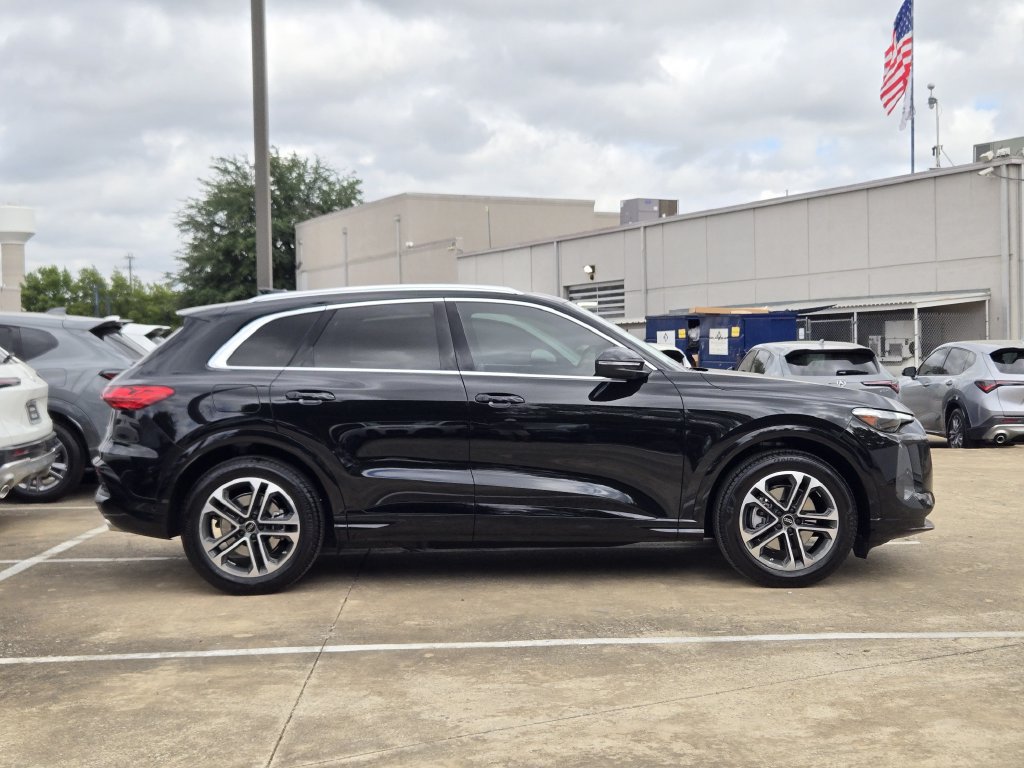 Certified 2025 Audi Q5 Prestige AWD/4WD image 7