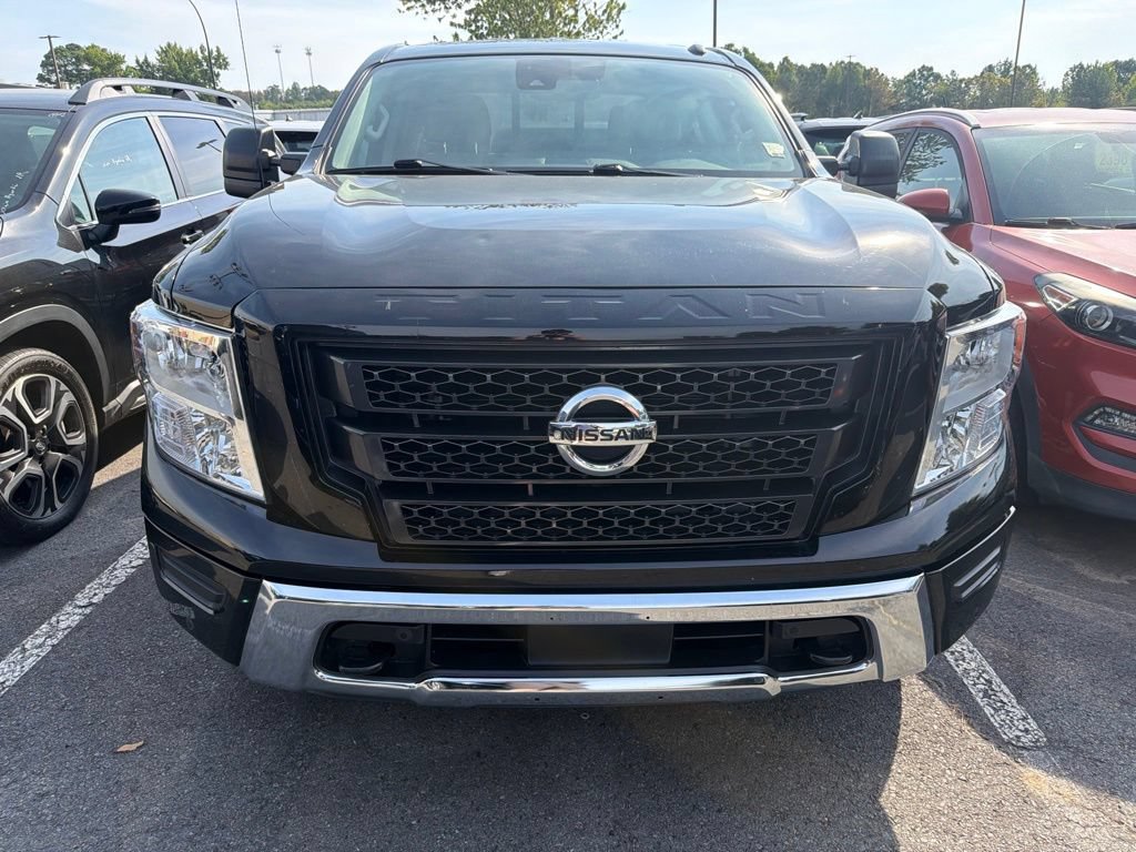 Used 2021 Nissan Titan SV w/ SV Convenience Package AWD/4WD image 3