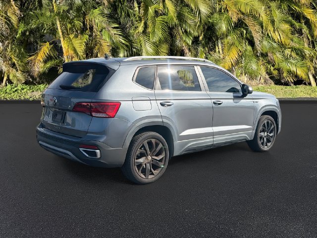Used 2022 Volkswagen Taos SE FWD image 4