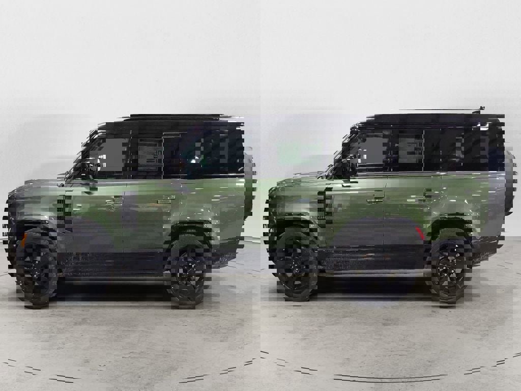 New 2026 Land Rover Defender 130 X-Dynamic SE image 2