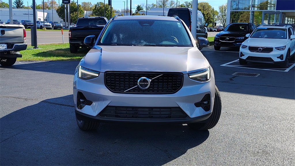 New 2026 Volvo XC40 B5 Plus w/ Protection Package Premier image 31