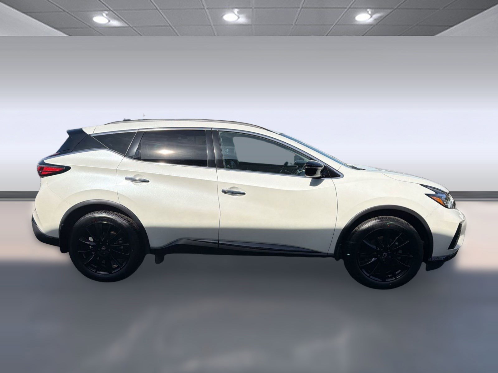 Used 2023 Nissan Murano SV w/ SV Midnight Edition Package image 8