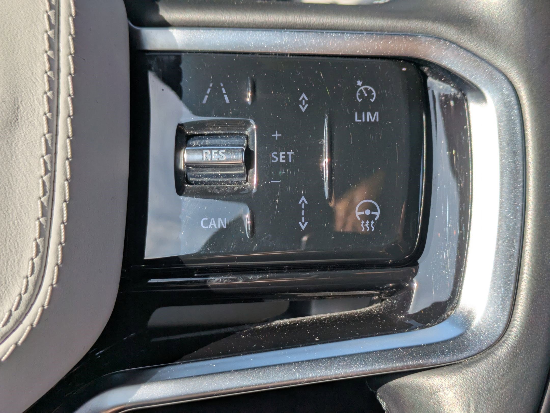 Used 2024 Land Rover Range Rover Sport SE image 17