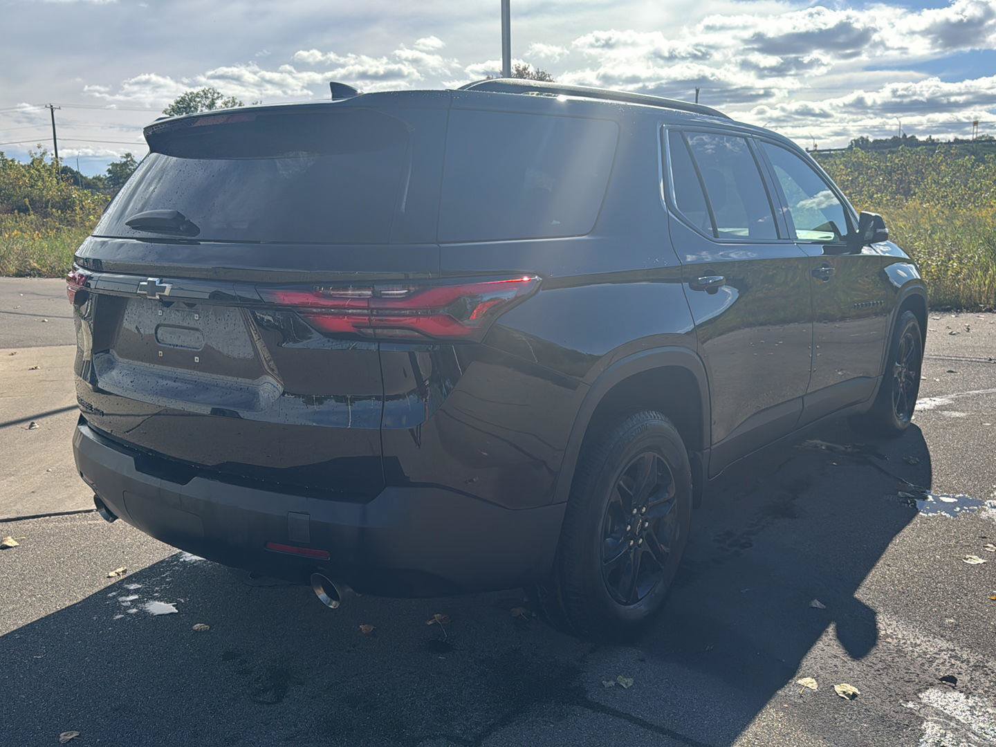 Used 2023 Chevrolet Traverse LS w/ Midnight/Sport Edition AWD/4WD image 5