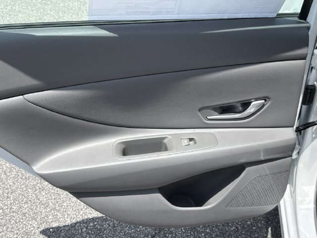 New 2026 Hyundai Elantra Sport FWD image 23