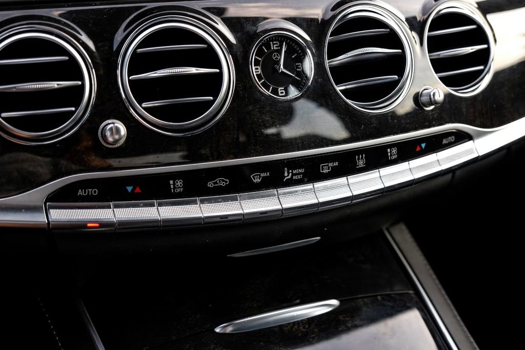 Used 2019 Mercedes-Benz S 560e w/ AMG Line Exterior image 32