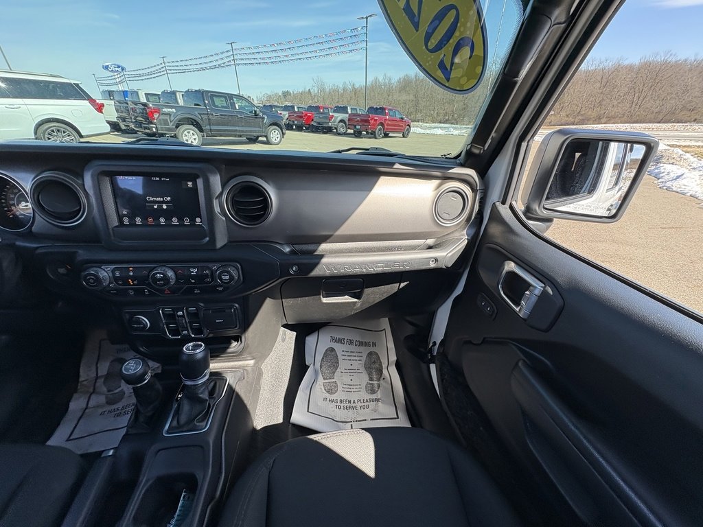 Used 2021 Jeep Wrangler Willys image 23