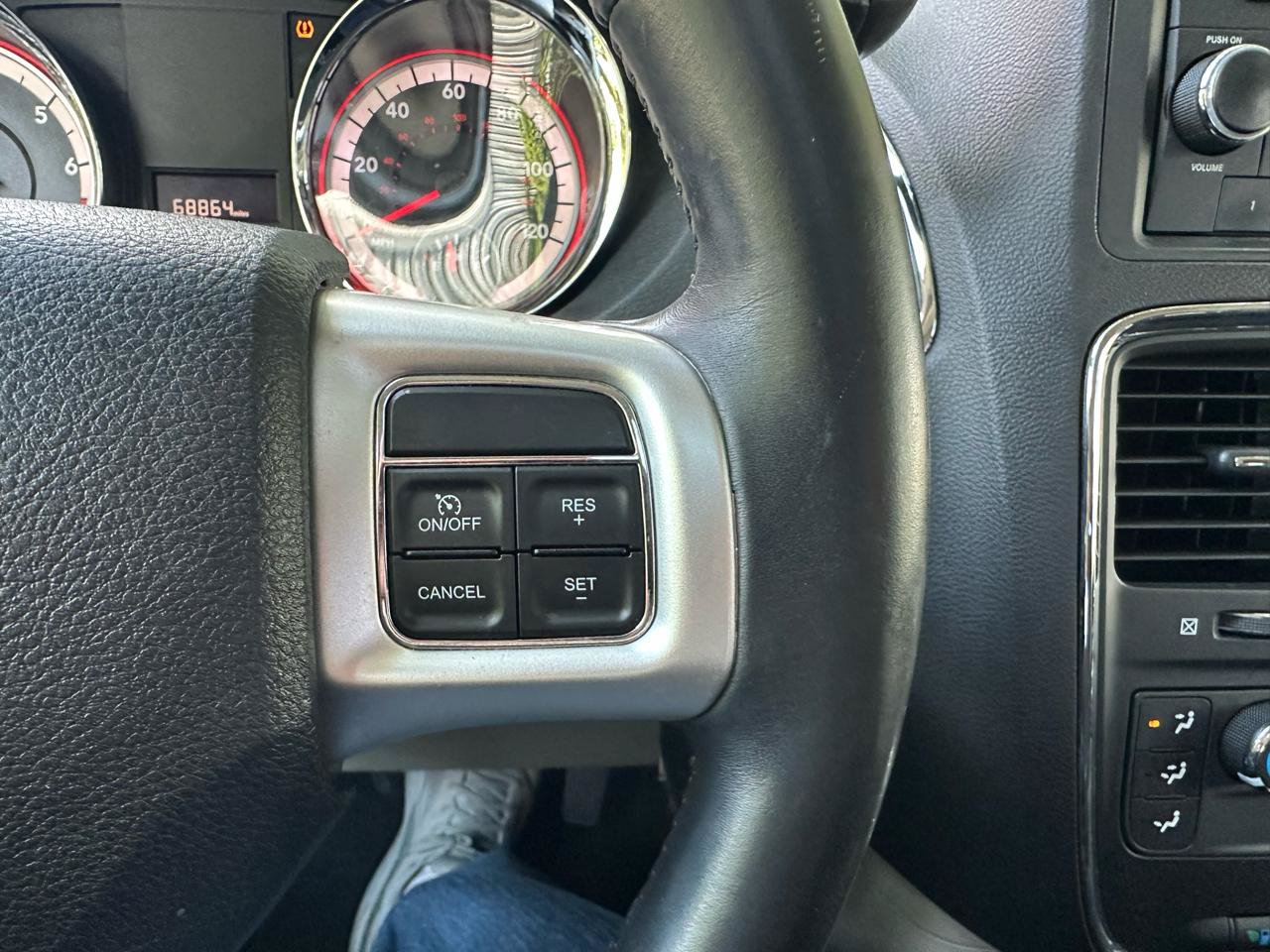 Used 2015 Dodge Grand Caravan American Value Package w/ UConnect Hands-Free Group FWD image 14