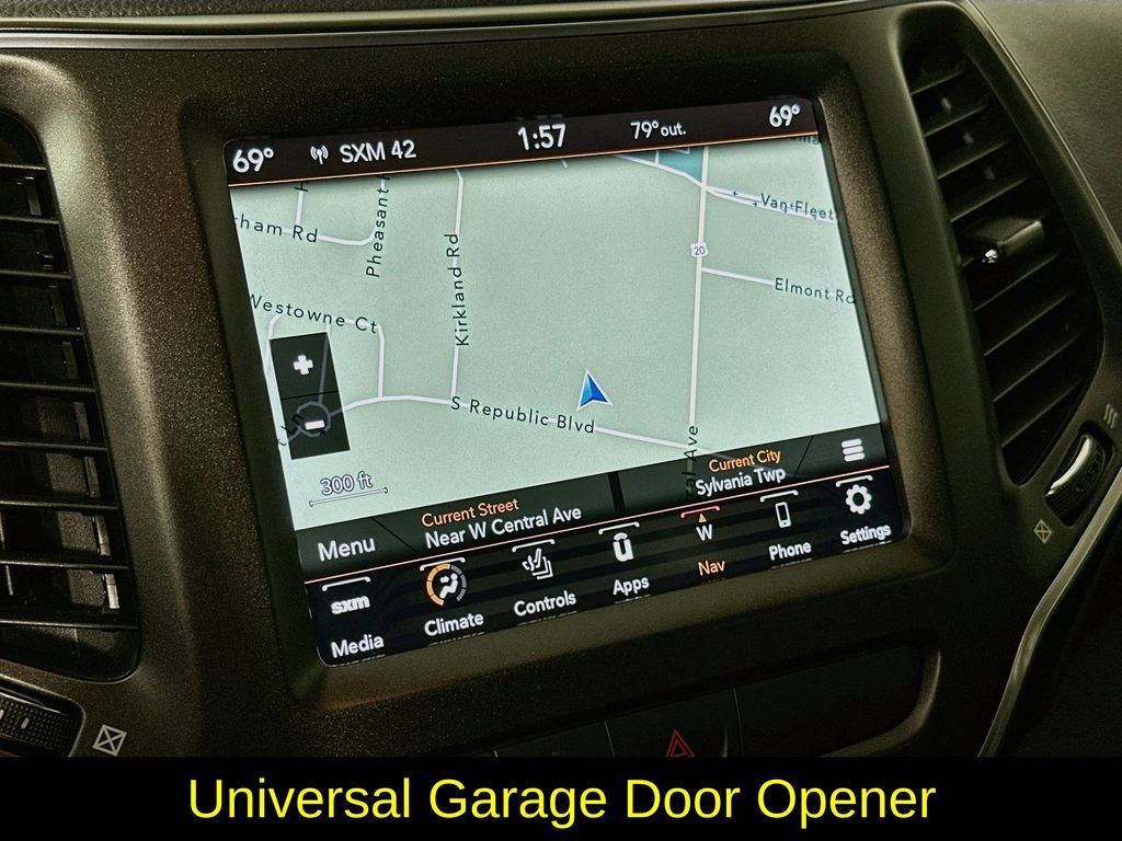 Used 2020 Jeep Cherokee Trailhawk w/ Comfort/Convenience Group AWD/4WD image 18