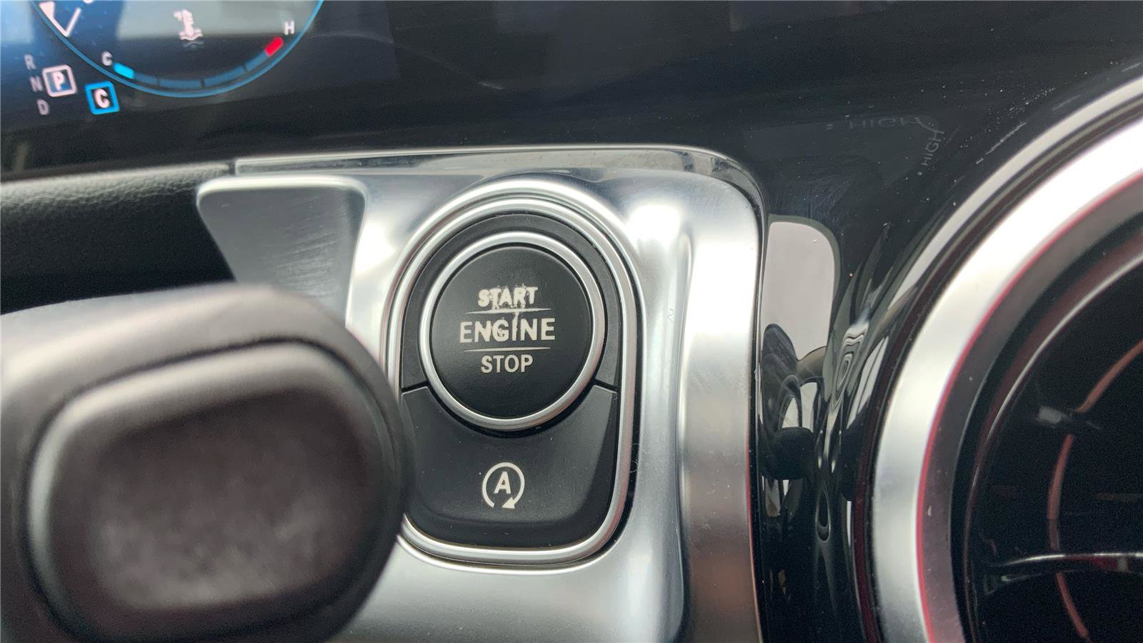 Used 2020 Mercedes-Benz GLB 250 4MATIC image 35