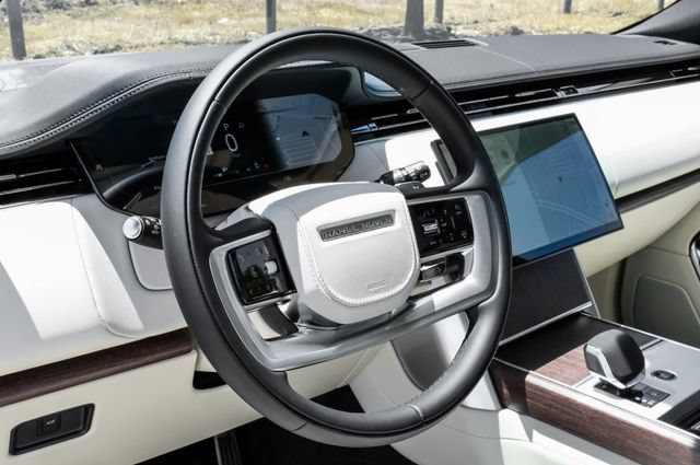 New 2026 Land Rover Range Rover Long Wheelbase SE AWD/4WD image 22