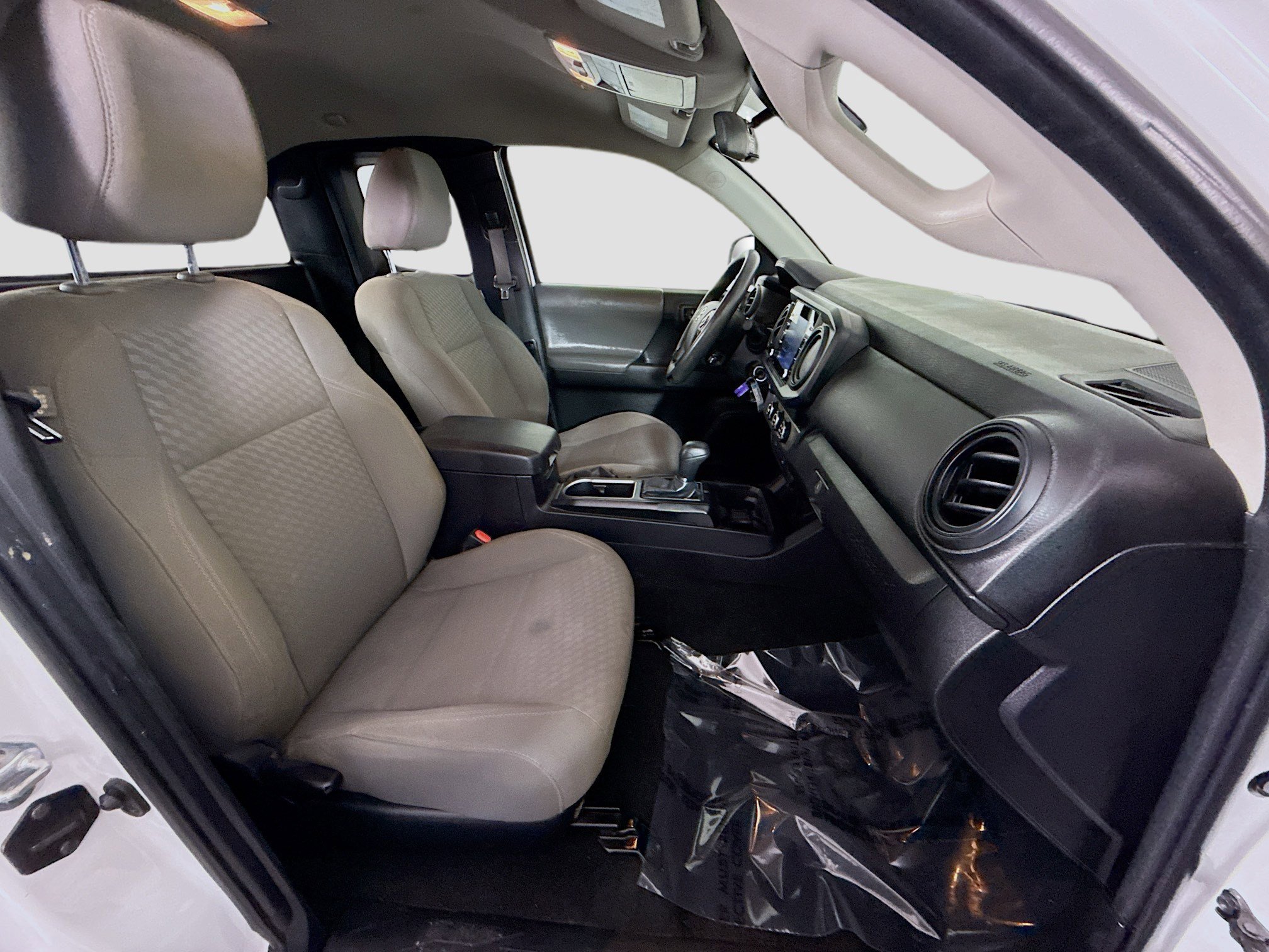 Used 2023 Toyota Tacoma SR RWD image 28