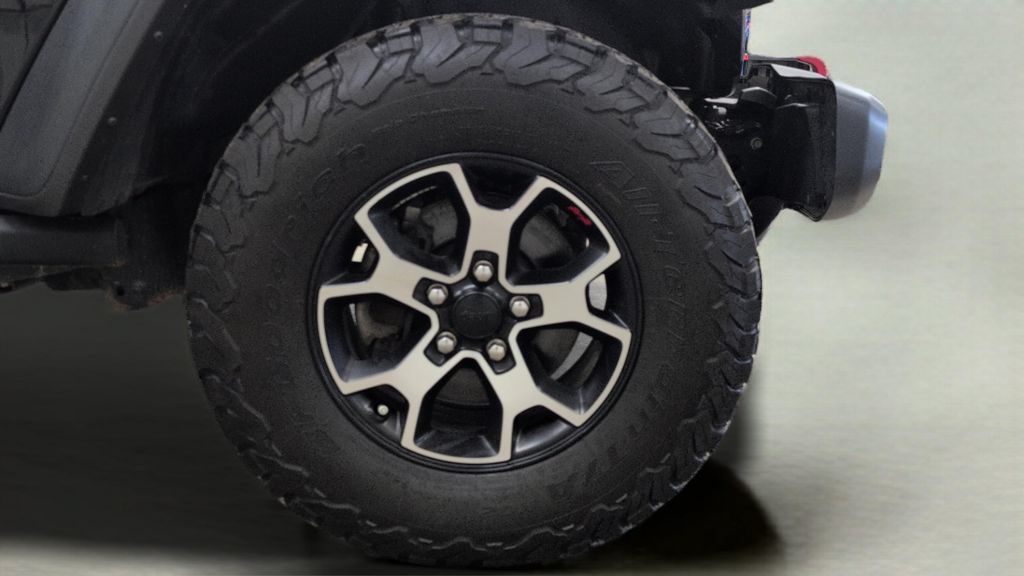 Used 2023 Jeep Wrangler Unlimited Rubicon w/ Dual Top Group AWD/4WD image 27