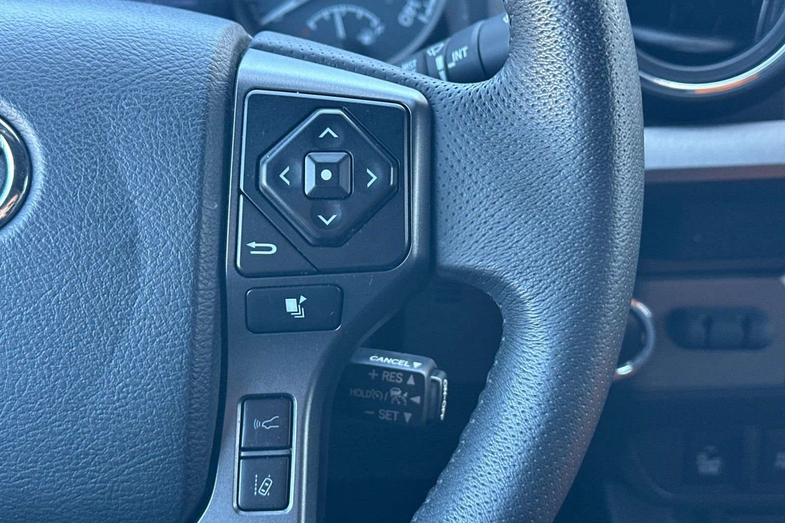 Used 2019 Toyota Tacoma TRD Sport w/ Technology Package image 27