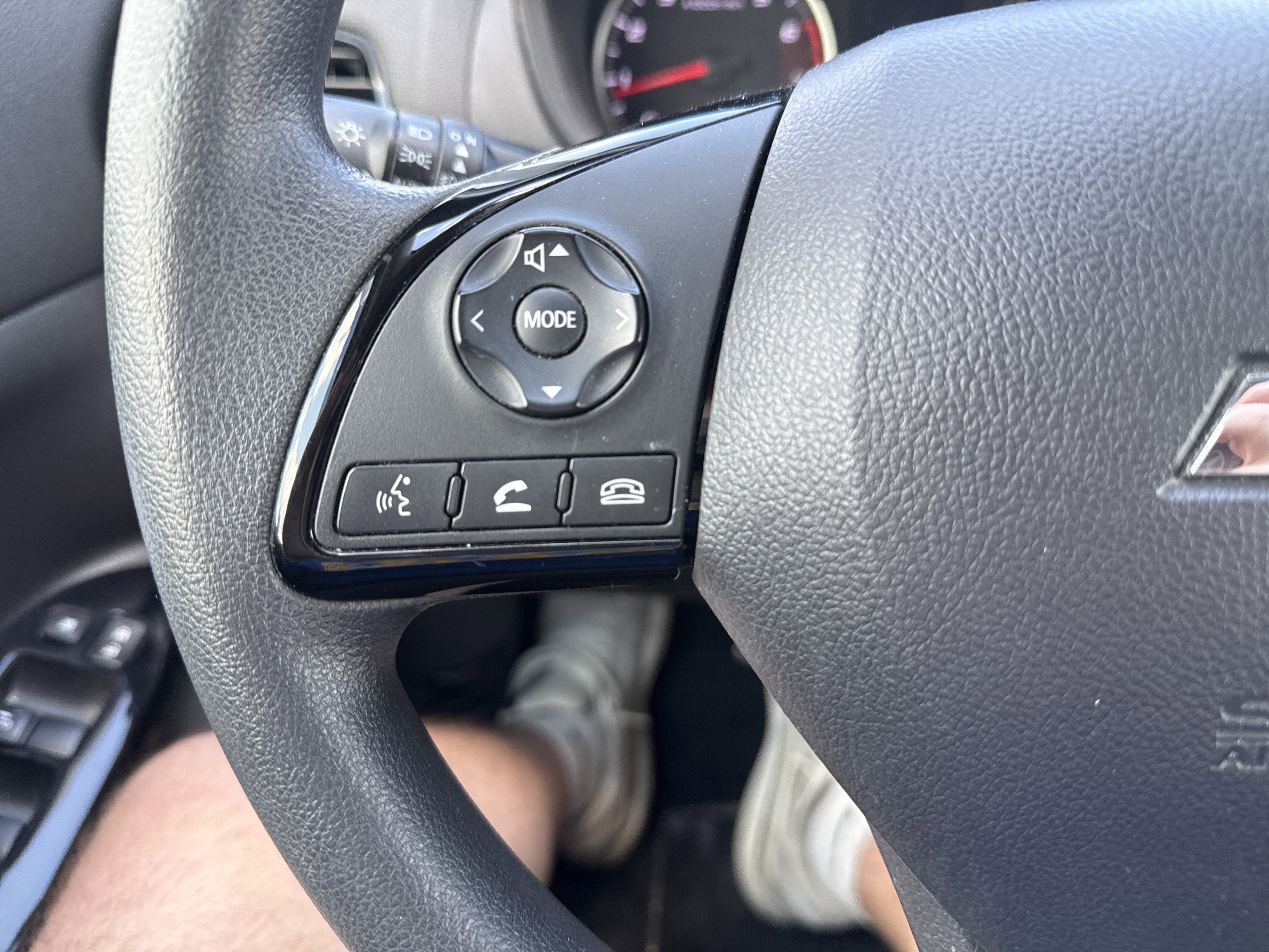 Used 2022 Mitsubishi Eclipse Cross LE AWD/4WD image 18