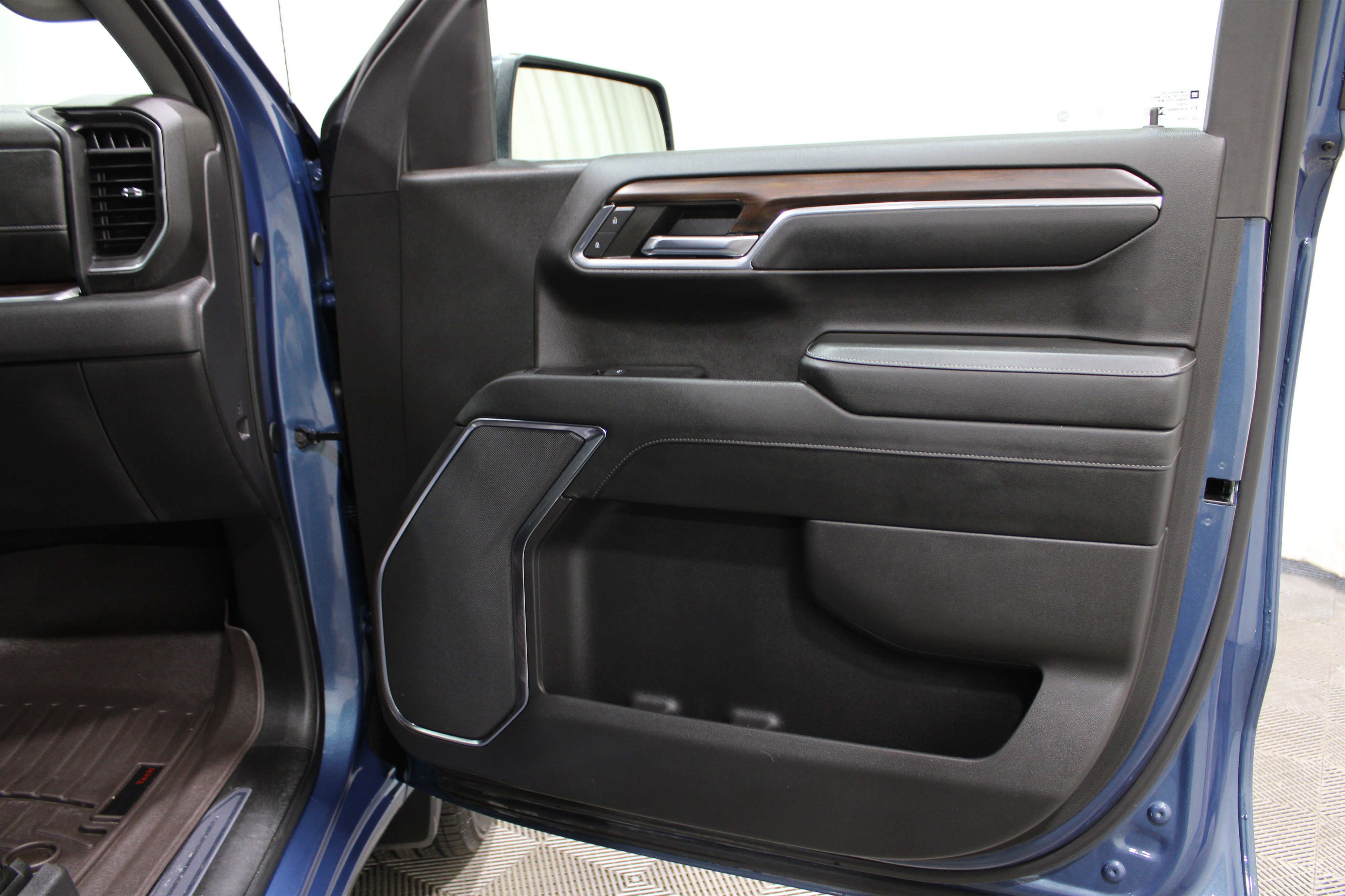 Used 2024 GMC Sierra 1500 SLT image 27