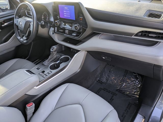Used 2023 Toyota Highlander XLE image 34