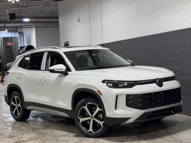 New 2026 Volkswagen Tiguan SE image 2