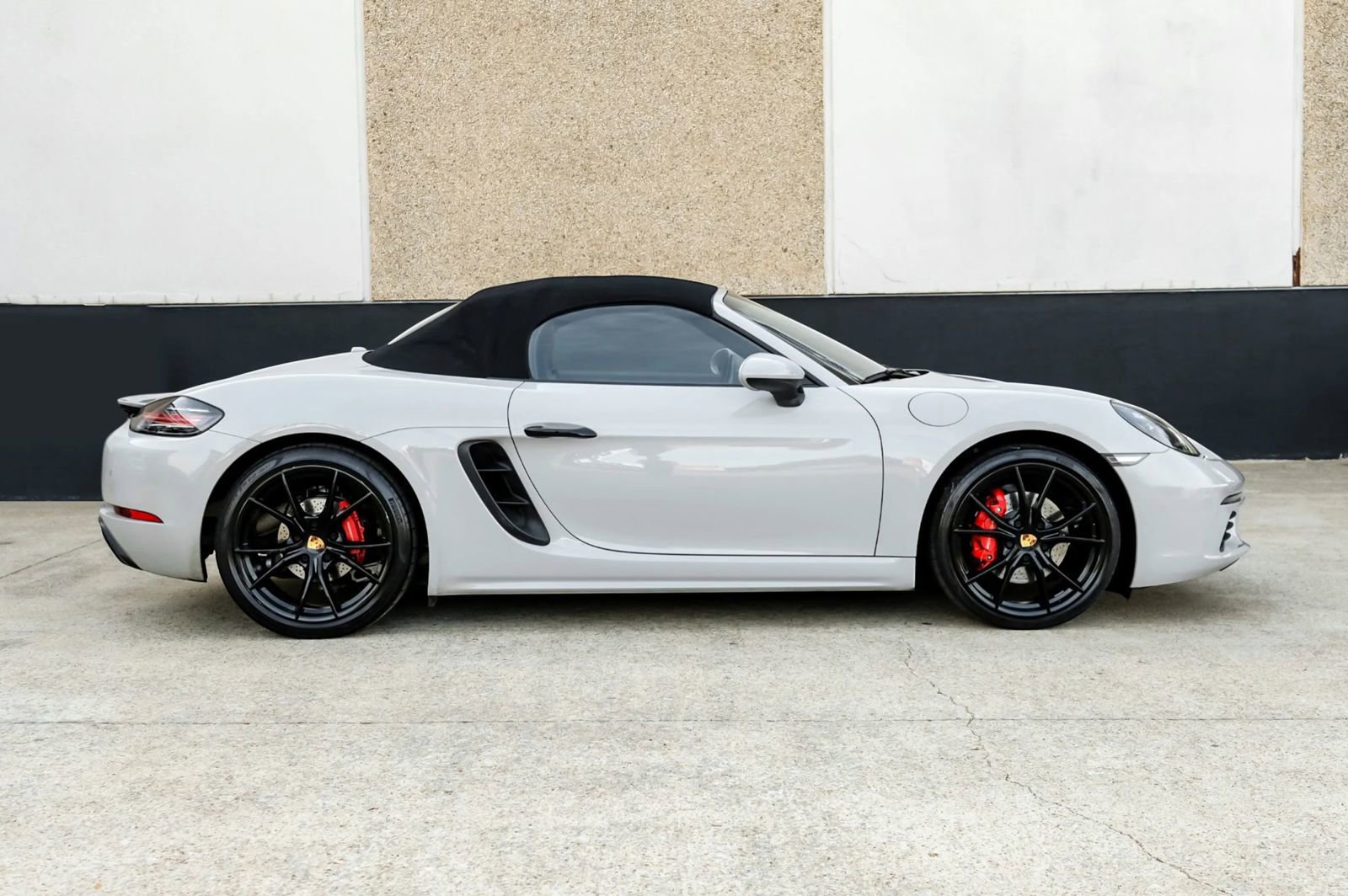 Used 2020 Porsche 718 Boxster S RWD image 9