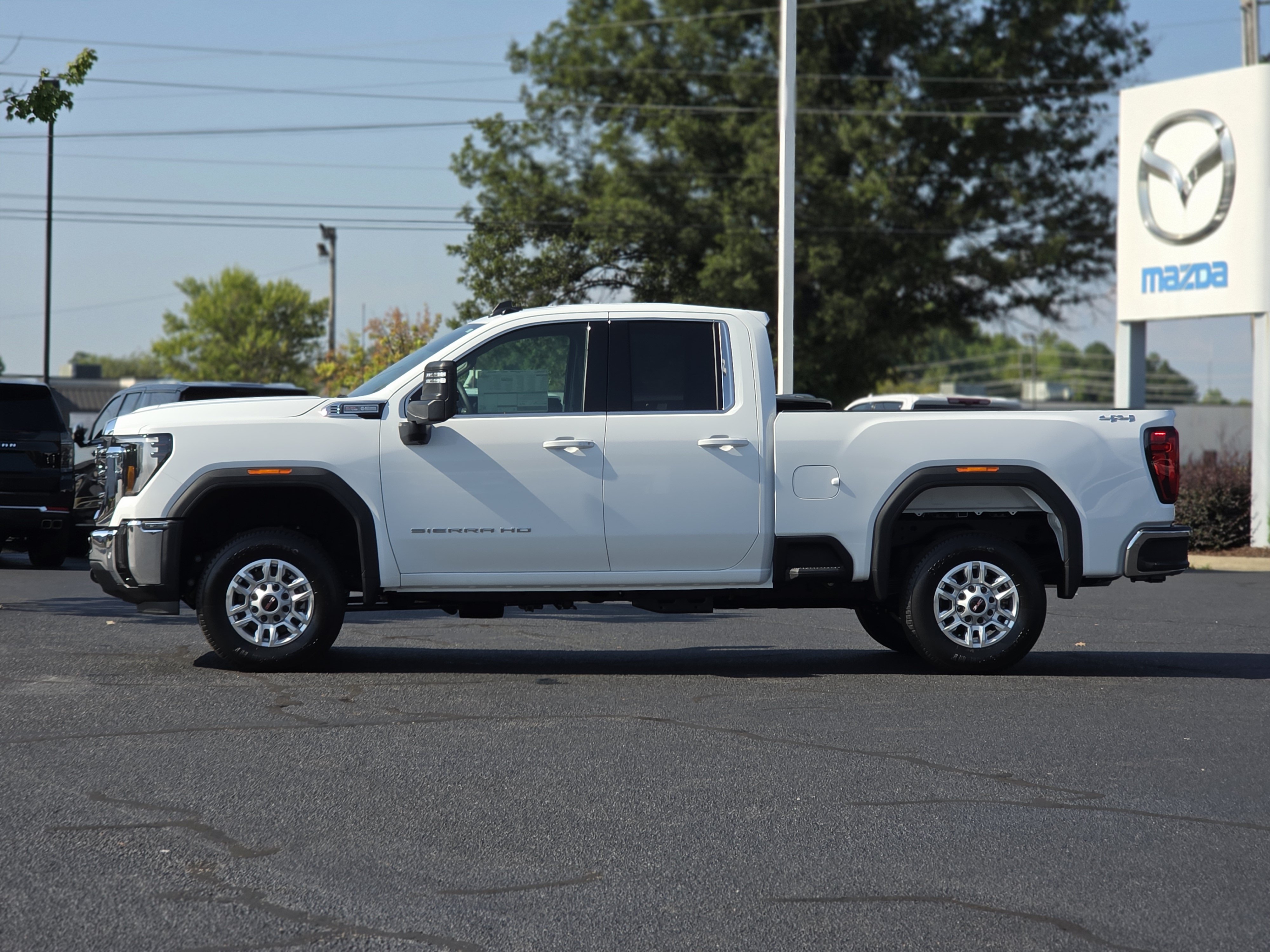 New 2026 GMC Sierra 2500 SLE AWD/4WD image 4
