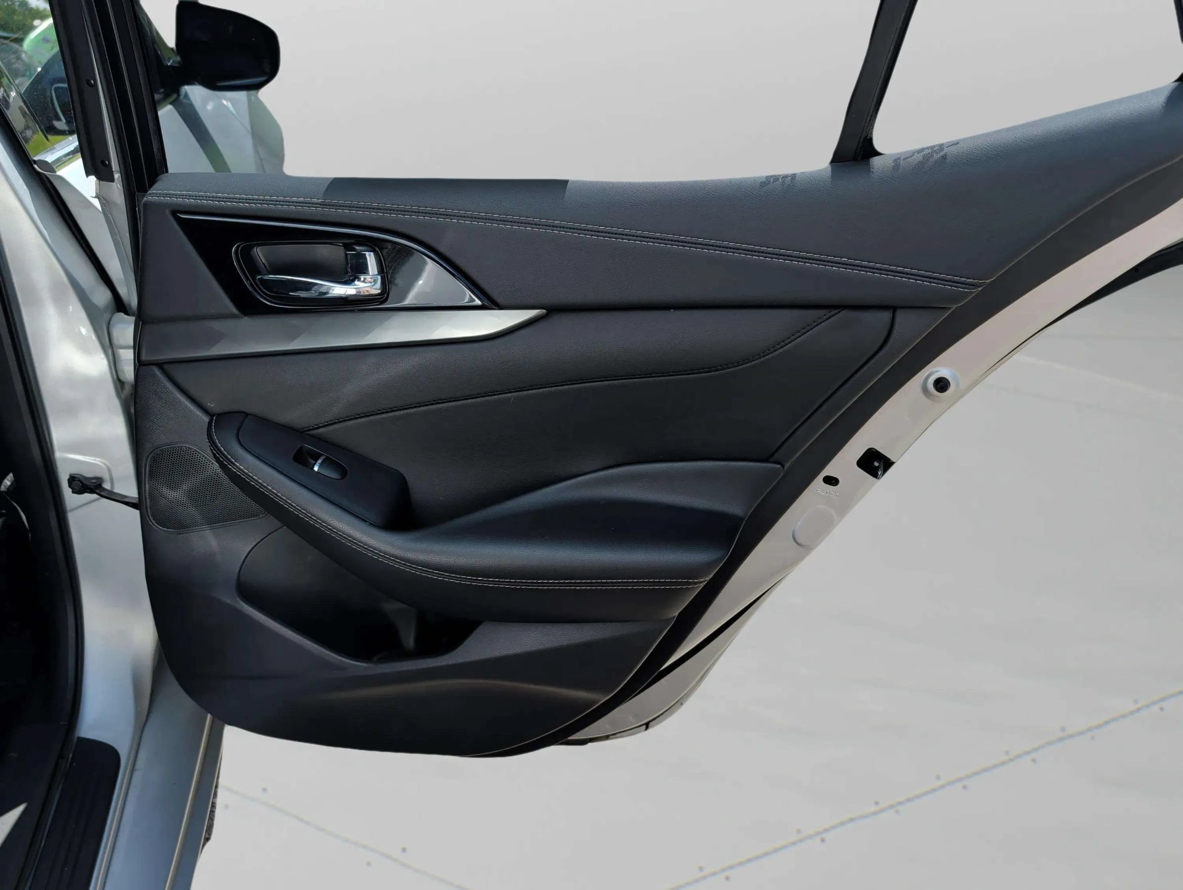 Used 2020 Nissan Maxima 3.5 SV w/ Floor Mat Group FWD image 36
