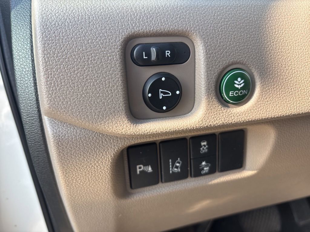 Used 2016 Honda Pilot Touring image 16