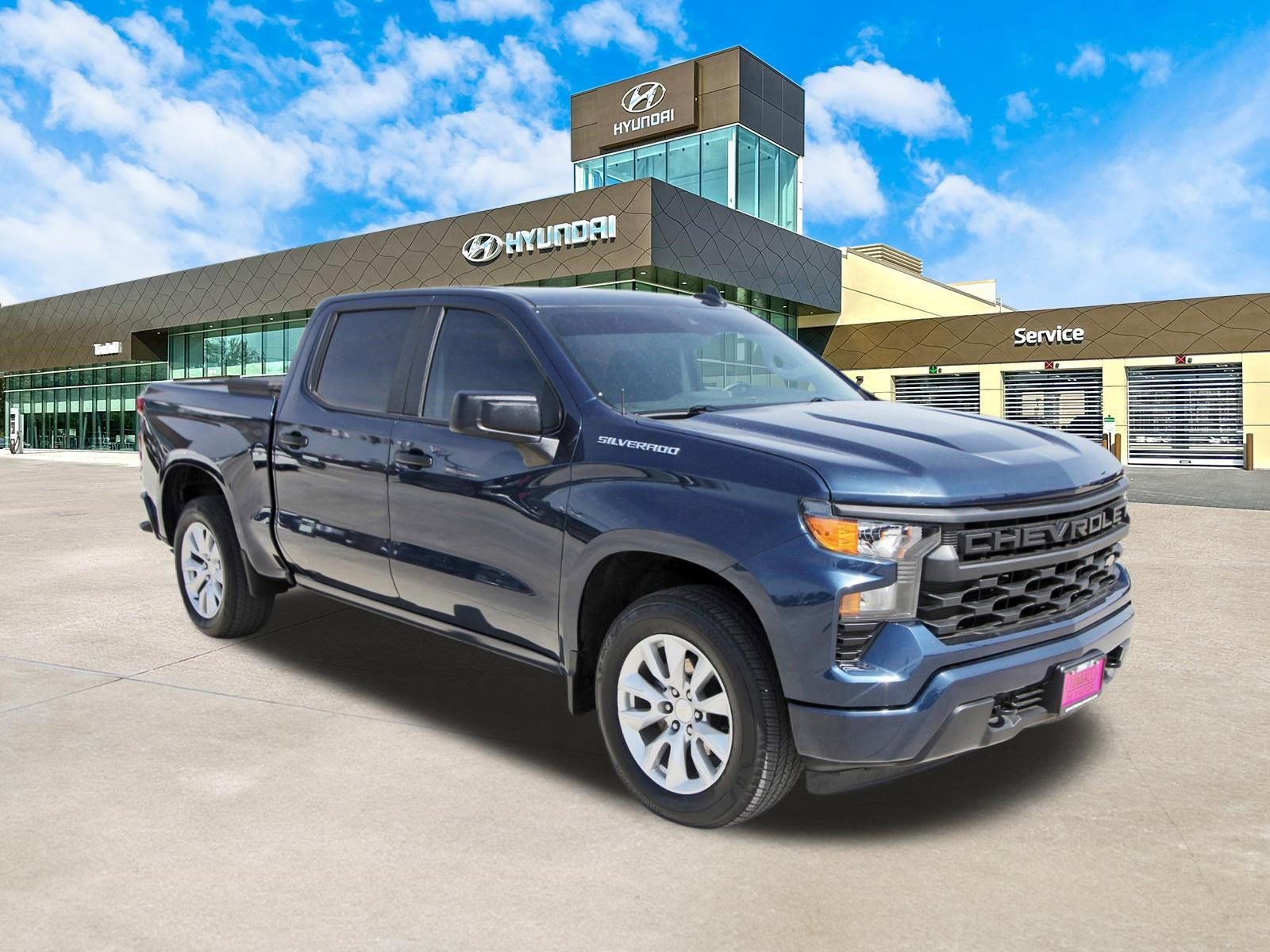 Used 2023 Chevrolet Silverado 1500 Custom image 3