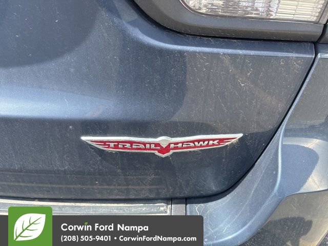 Used 2021 Jeep Grand Cherokee Trailhawk AWD/4WD image 9