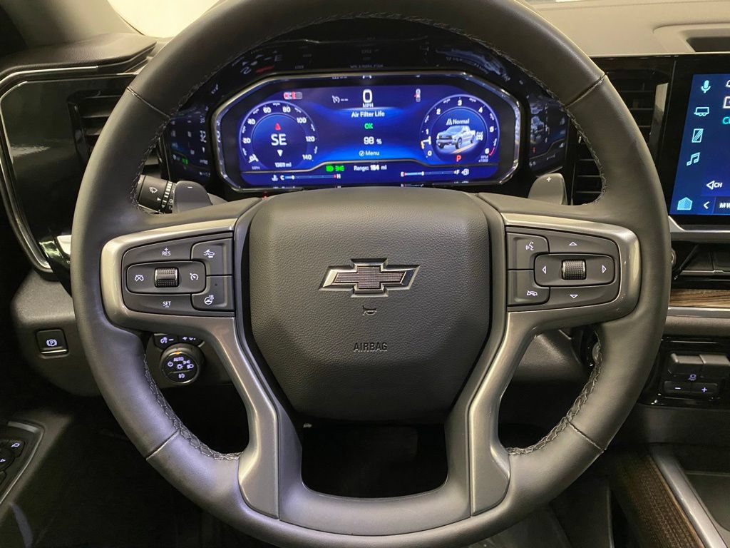 Used 2025 Chevrolet Silverado 1500 LT Trail Boss w/ Dark Appearance Package AWD/4WD image 22