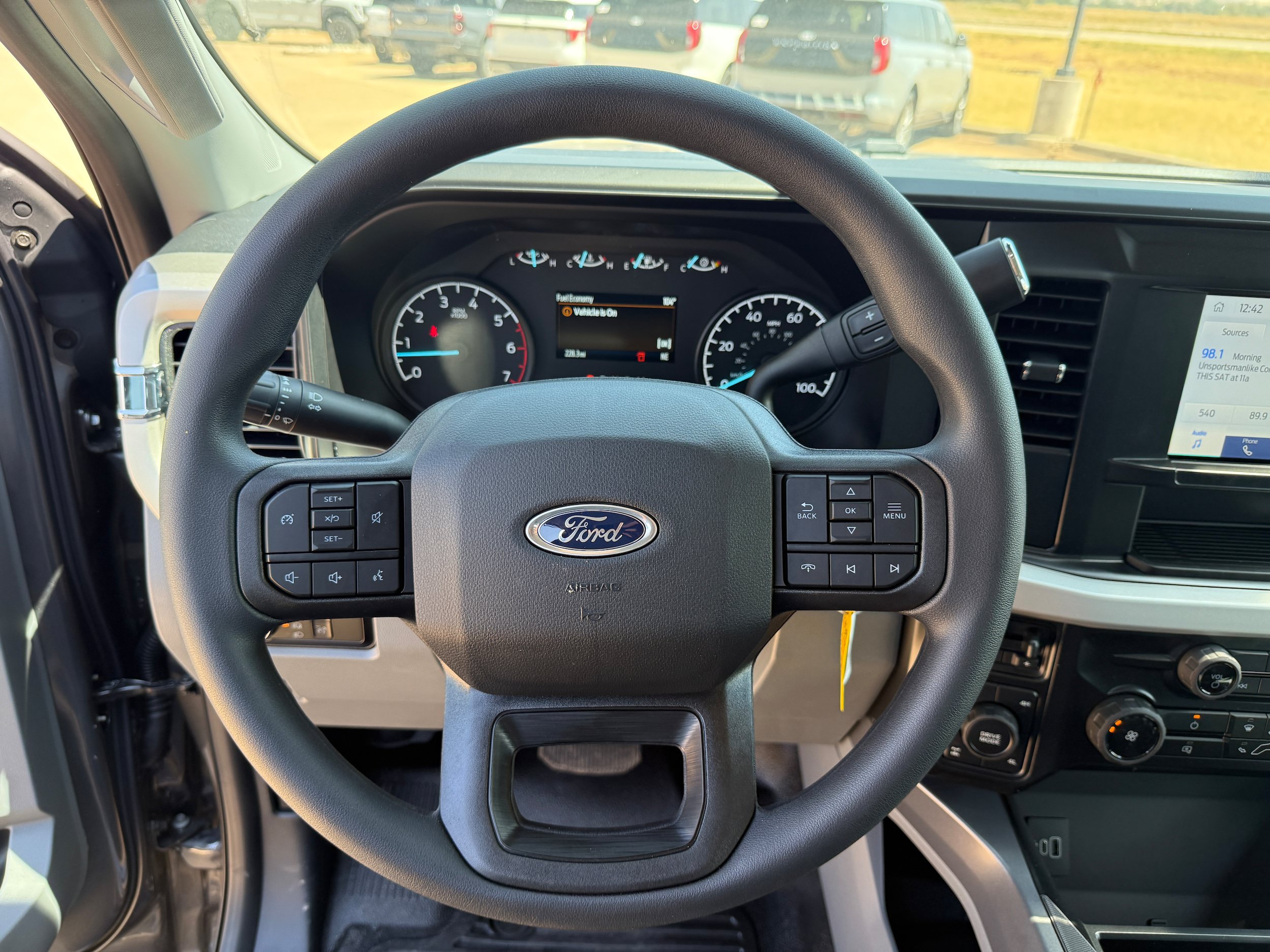 New 2026 Ford F350 XLT w/ FX4 Off-Road Package AWD/4WD image 10