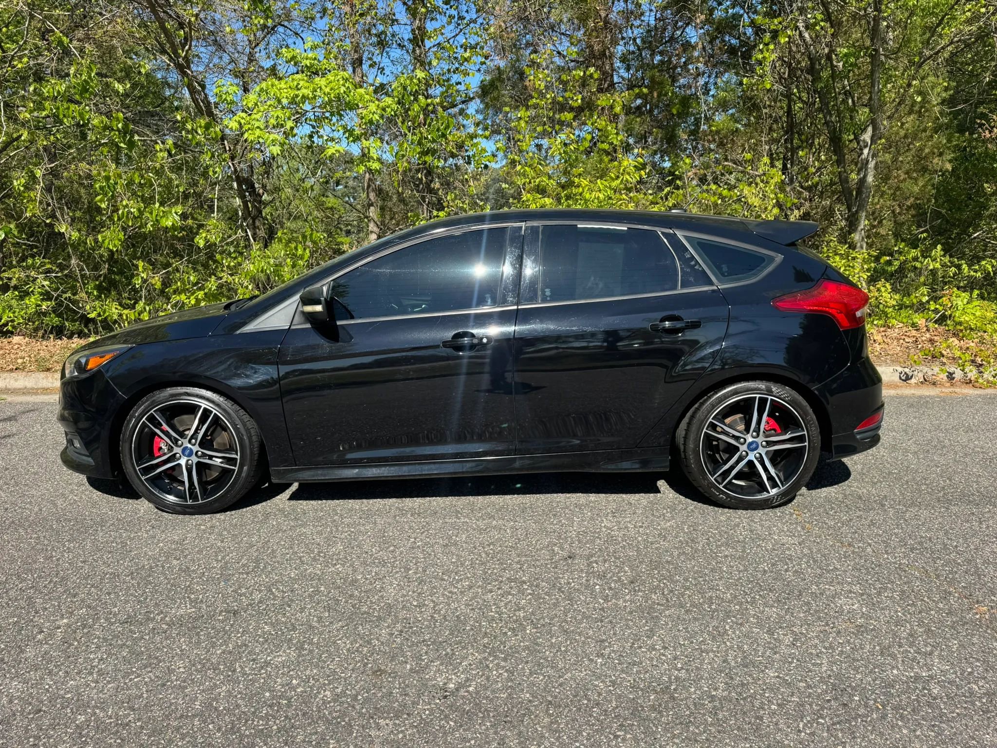 Used 2018 Ford Focus ST w/ Equipment Group 402A image 3