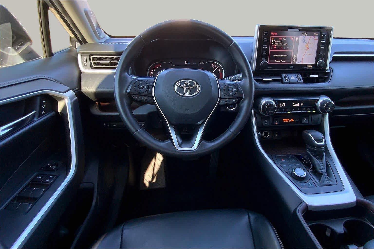 Used 2020 Toyota RAV4 Limited AWD/4WD image 6