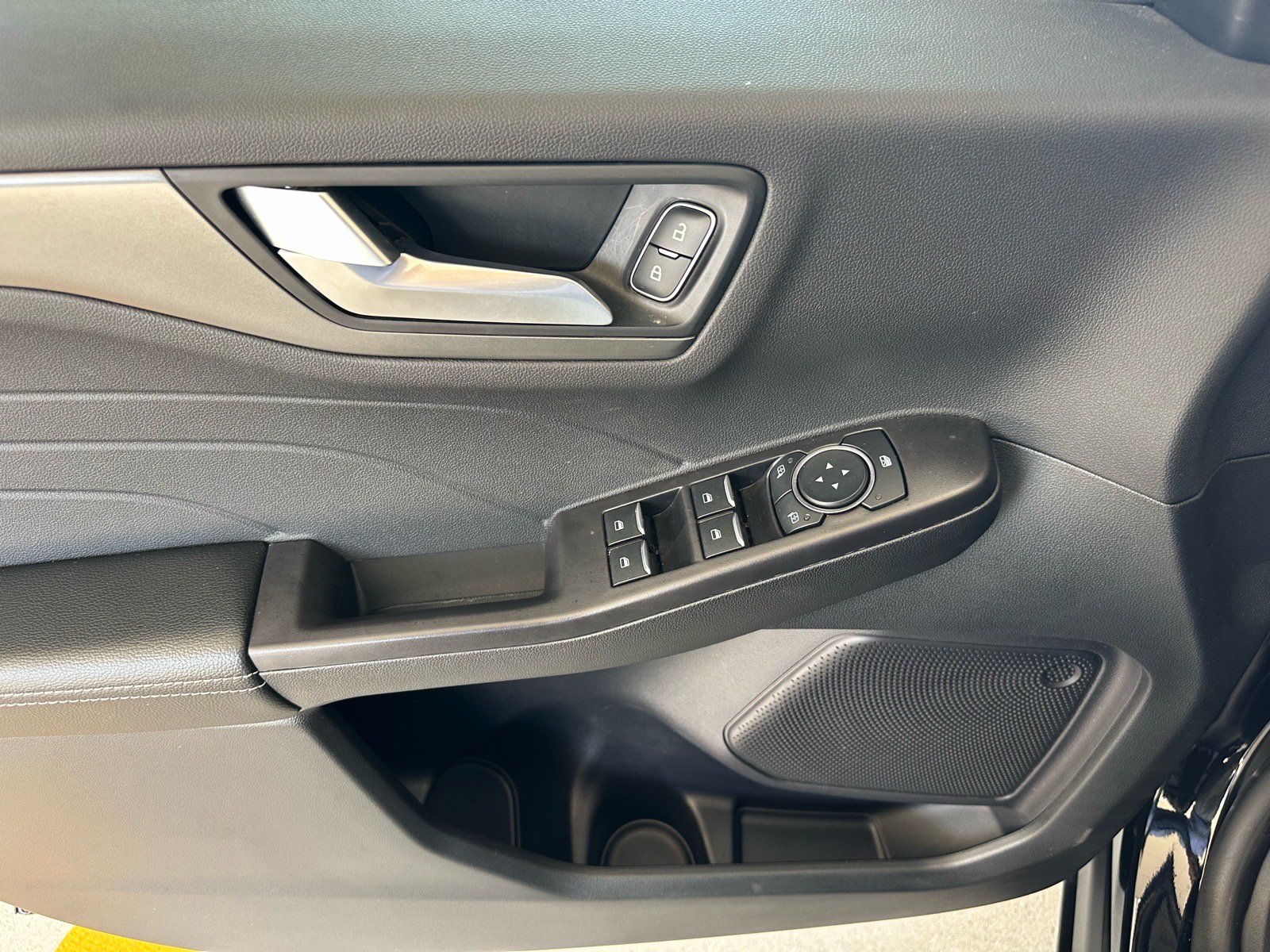 Certified 2026 Ford Escape SE FWD image 13
