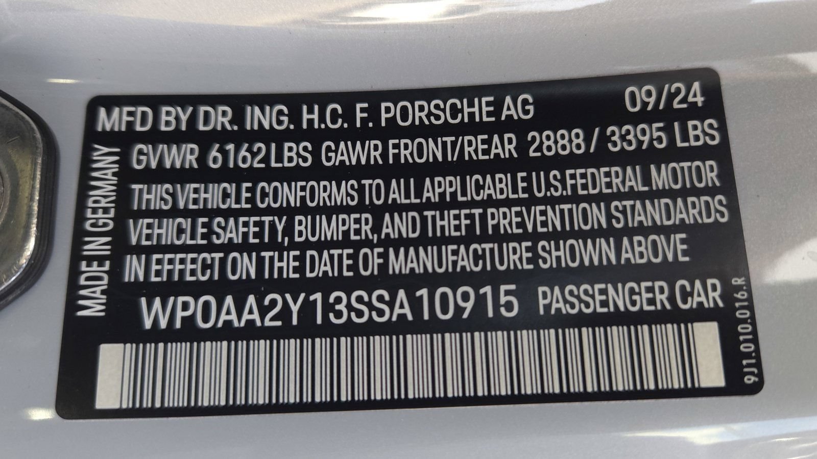 Used 2025 Porsche Taycan RWD image 30